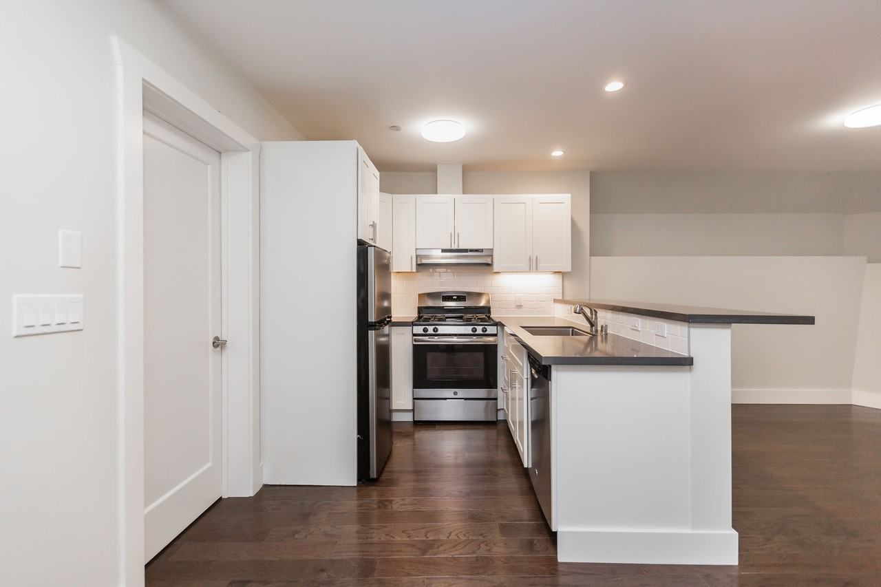 1445 Mason - Photo 4 of 25
