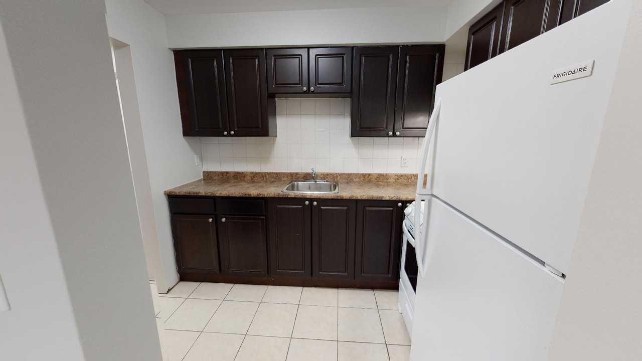 Sandwich Street Apartments - Photo 7 of 24