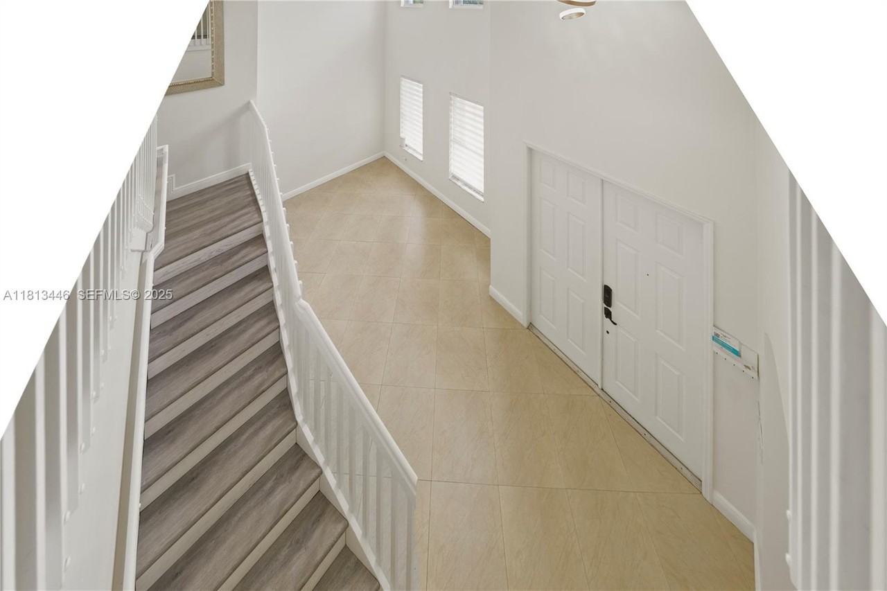 20234 Southwest 128th Place - Photo 2 of 34