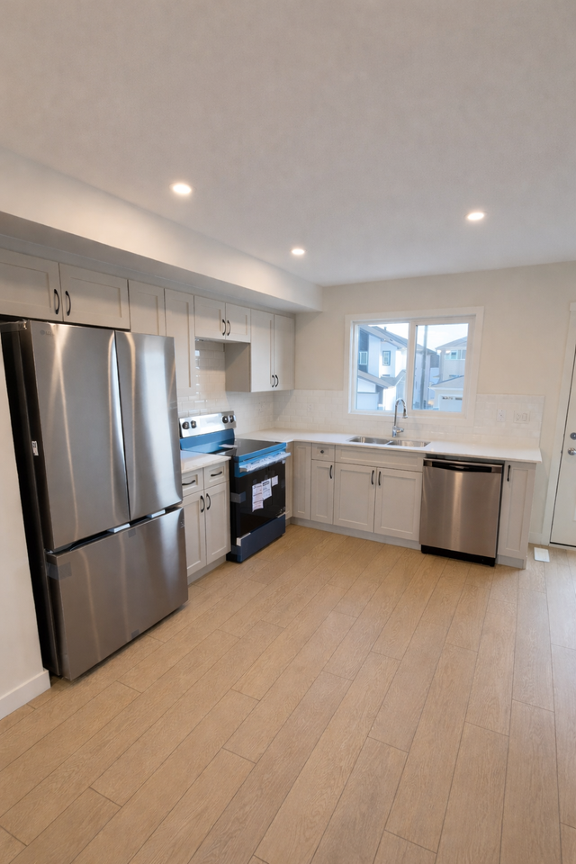 Spacious 3 Bedroom Duplex in Aster | Single Garage | Available Now - Photo 2 of 30