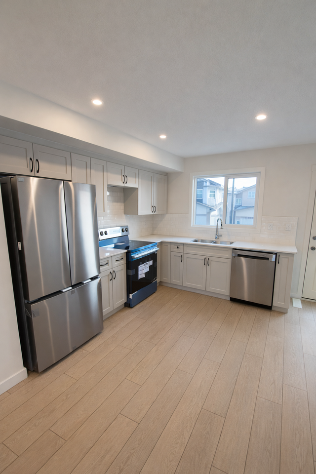 Spacious 3 Bedroom Duplex in Aster | Single Garage | Available Now - Photo 3 of 30