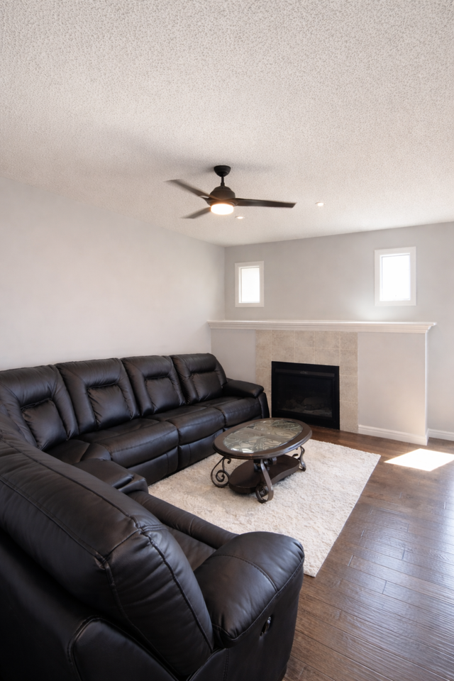 Modern 3 Bedroom Duplex | 2.5 Bath | Laurel Edmonton - Photo 5 of 15