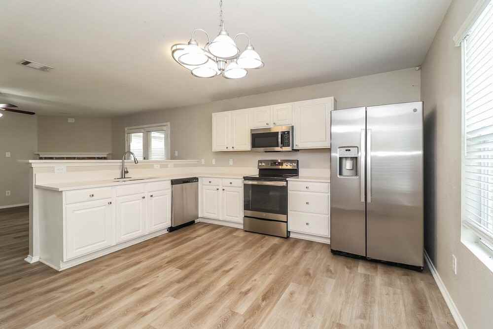 1813 Vineridge Ln - Photo 6 of 17