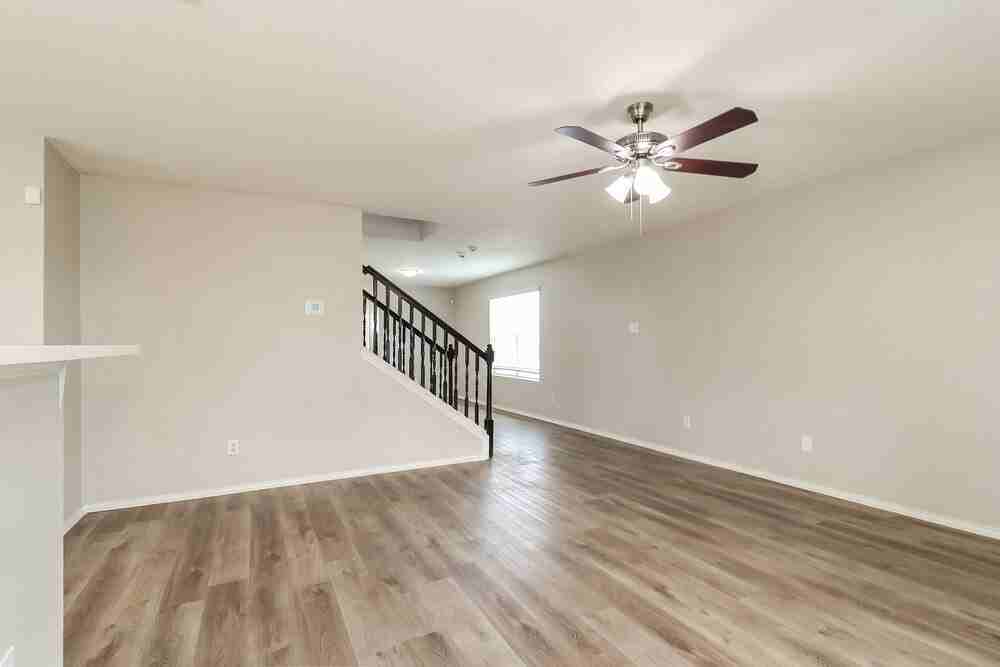 1813 Vineridge Ln - Photo 7 of 17