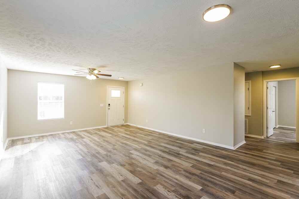 2761 Sutherland Dr - Photo 3 of 16