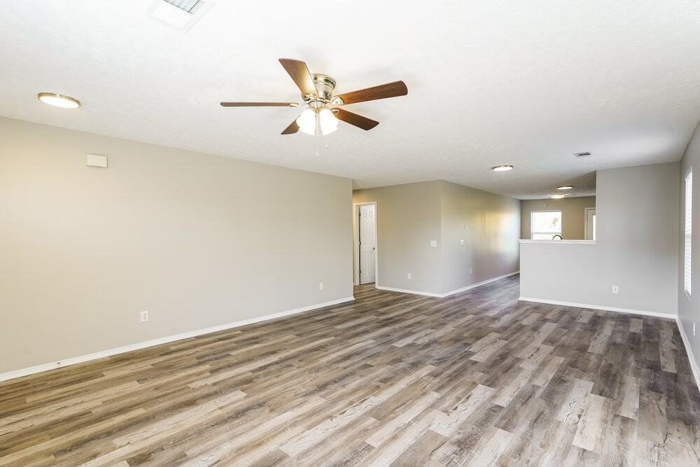 2761 Sutherland Dr - Photo 5 of 16