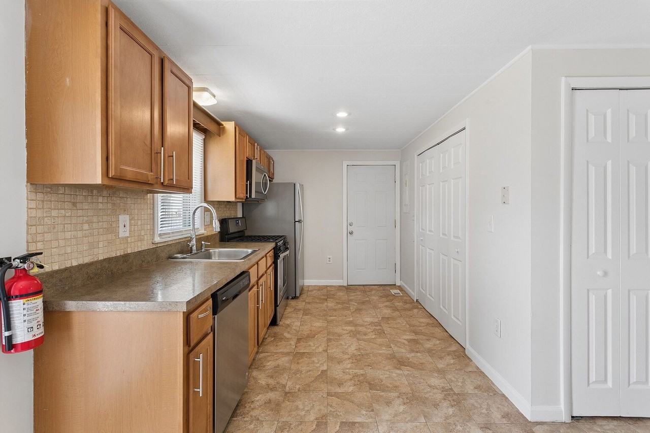 30 Girard Ave #1 - Photo 7 of 20