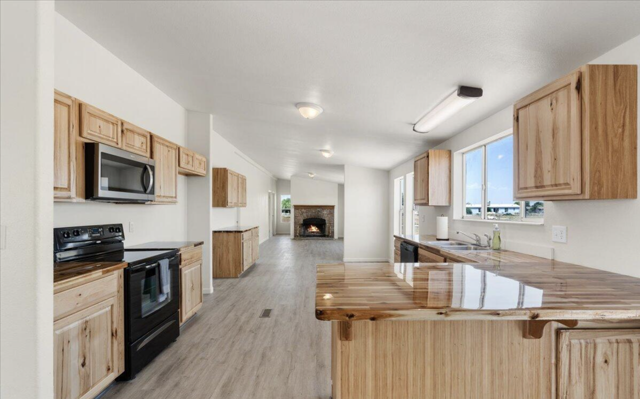 24175 N Los Angeles St #1 - Photo 3 of 15