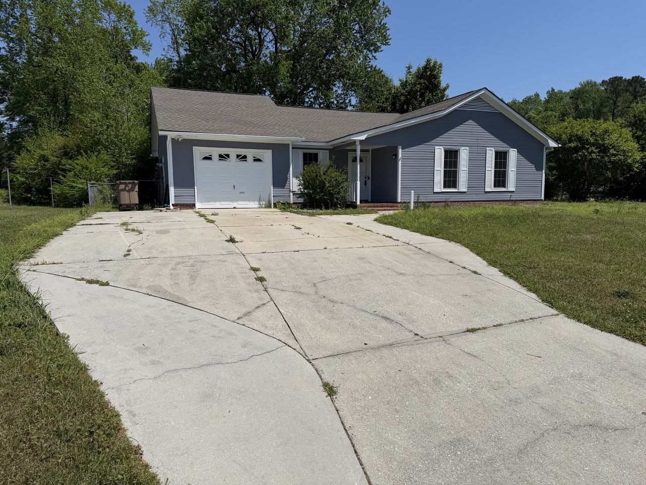 203 Woodcrest Ct #1 - Photo 2 of 22
