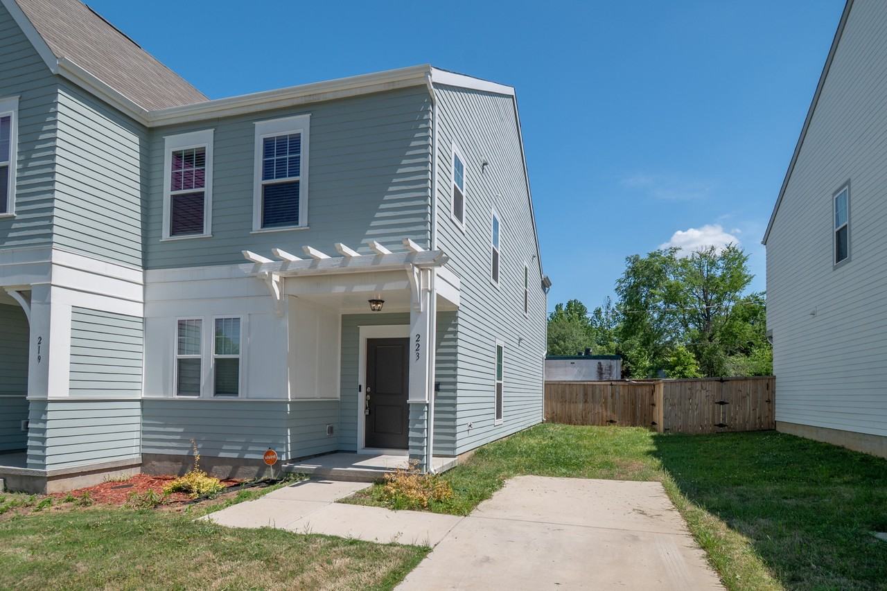 223 Hoskins Avenue Dr #1 - Photo 2 of 40