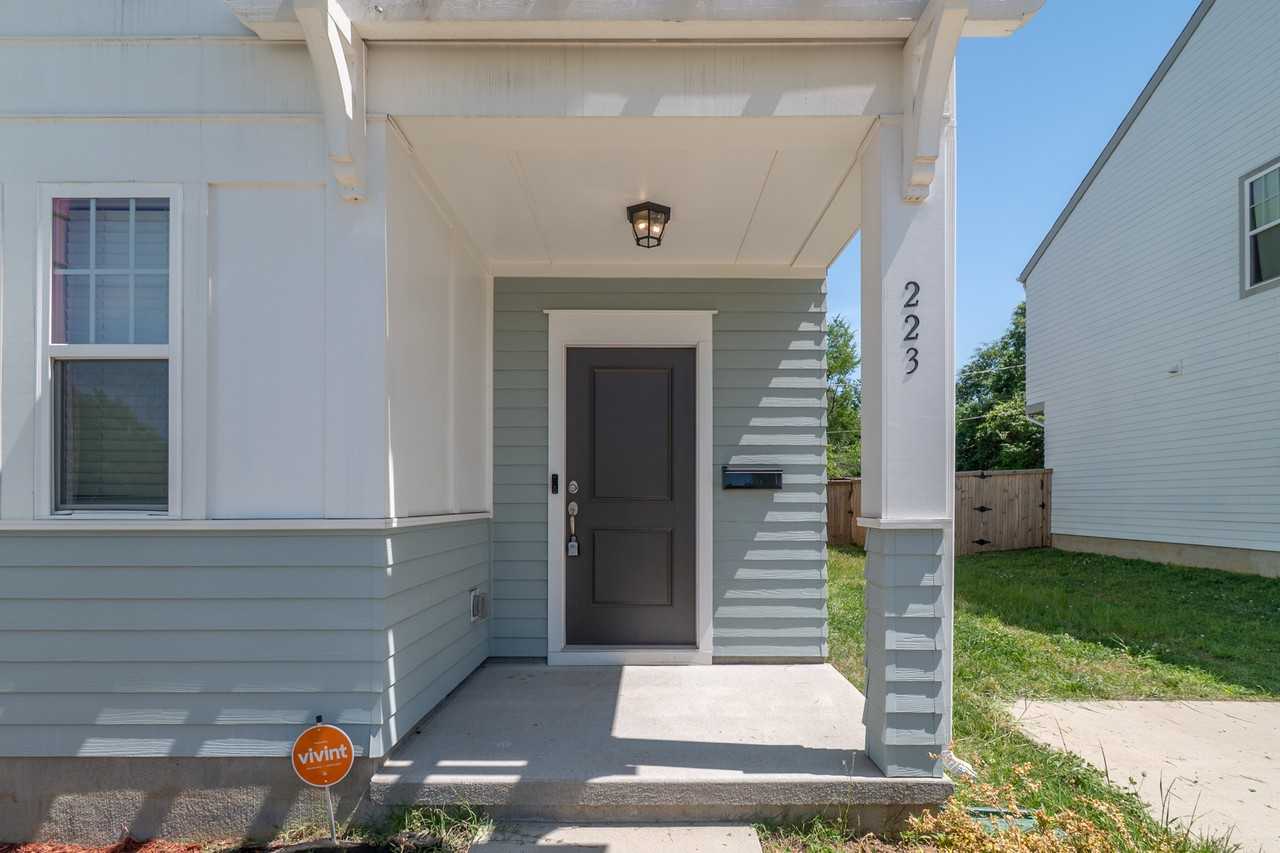 223 Hoskins Avenue Dr #1 - Photo 4 of 40