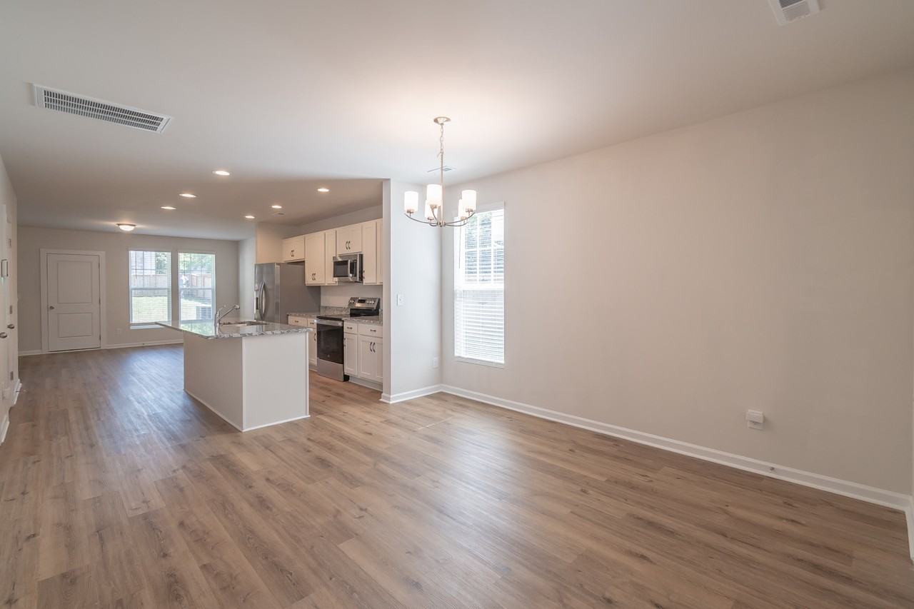 223 Hoskins Avenue Dr #1 - Photo 5 of 40