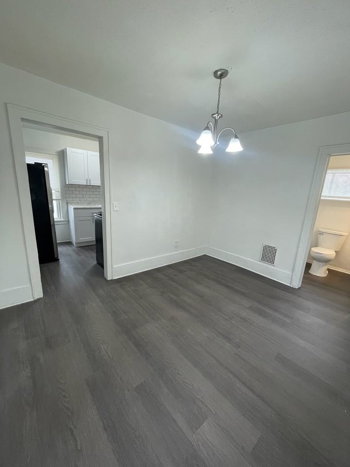 116 S Hamilton St #1 - Photo 6 of 14