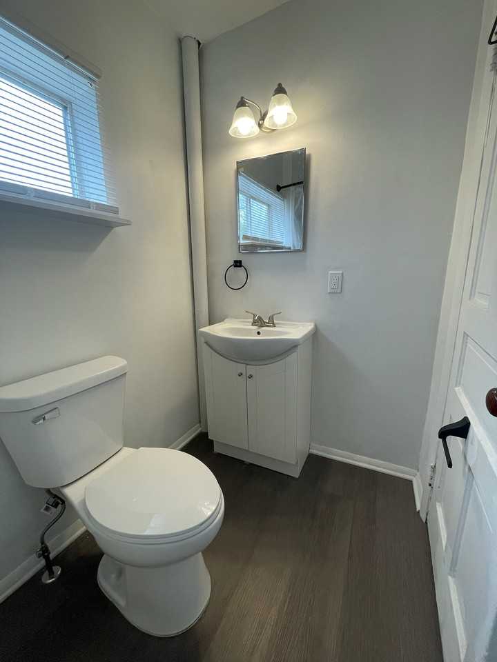 116 S Hamilton St #1 - Photo 7 of 14