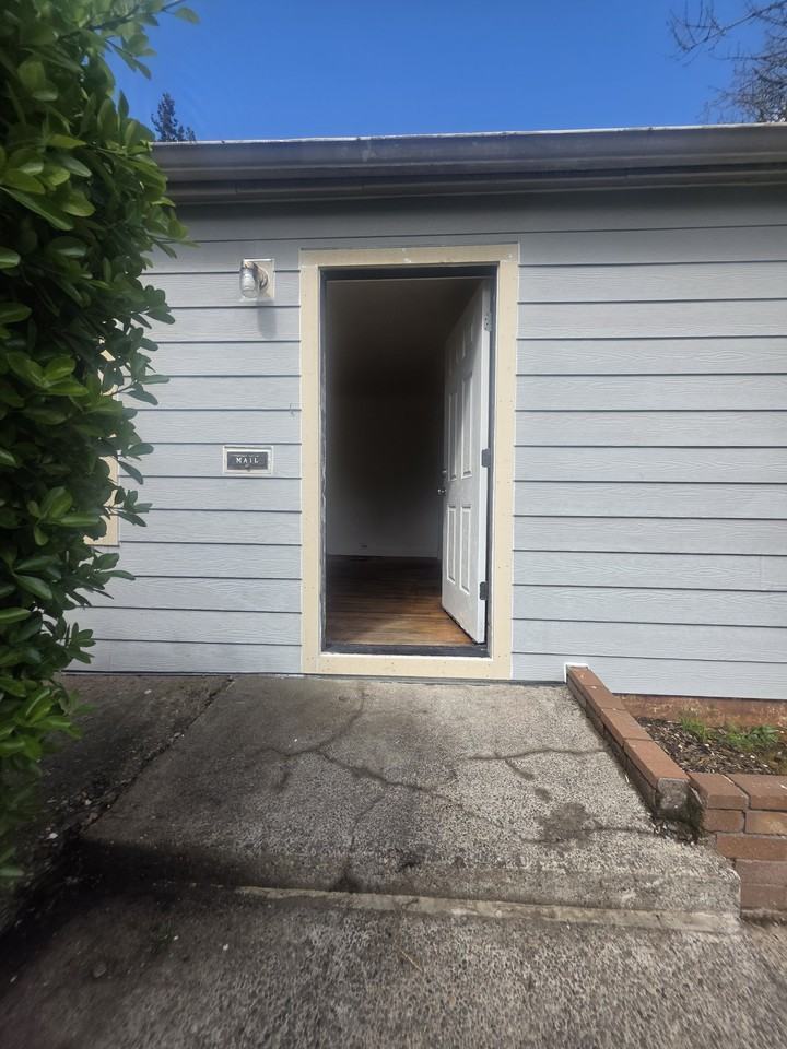 MHH 12-5- 1457 Sixth St NW Salem, OR 97304 #1 - Photo 5 of 44