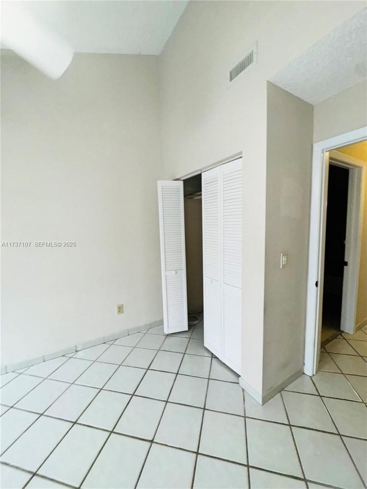 4732 Northwest 98 Place - Photo 2 of 14