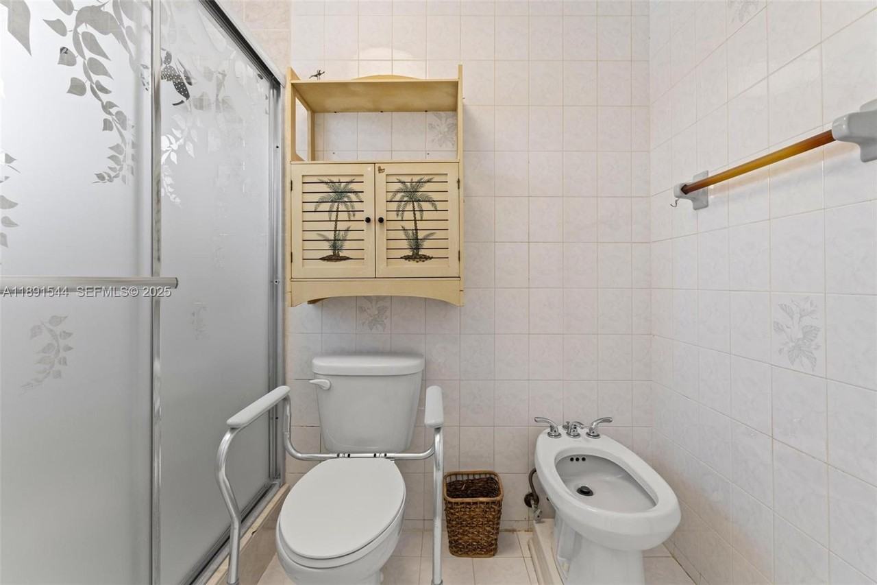 13400 Southwest 182nd Street - Photo 2 of 48