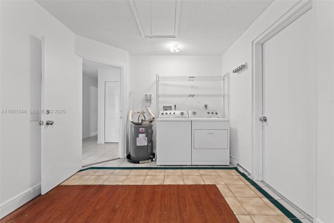 13400 Southwest 182nd Street - Photo 7 of 48