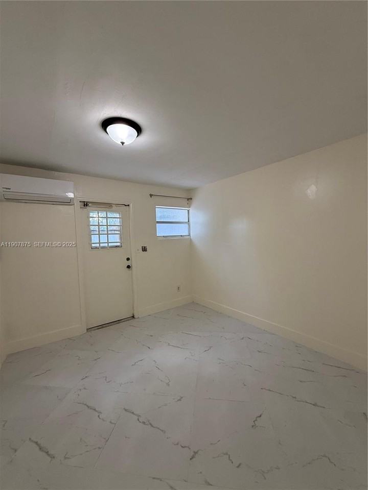 11601 Northwest 58th Place #11601 - Photo 6 of 18