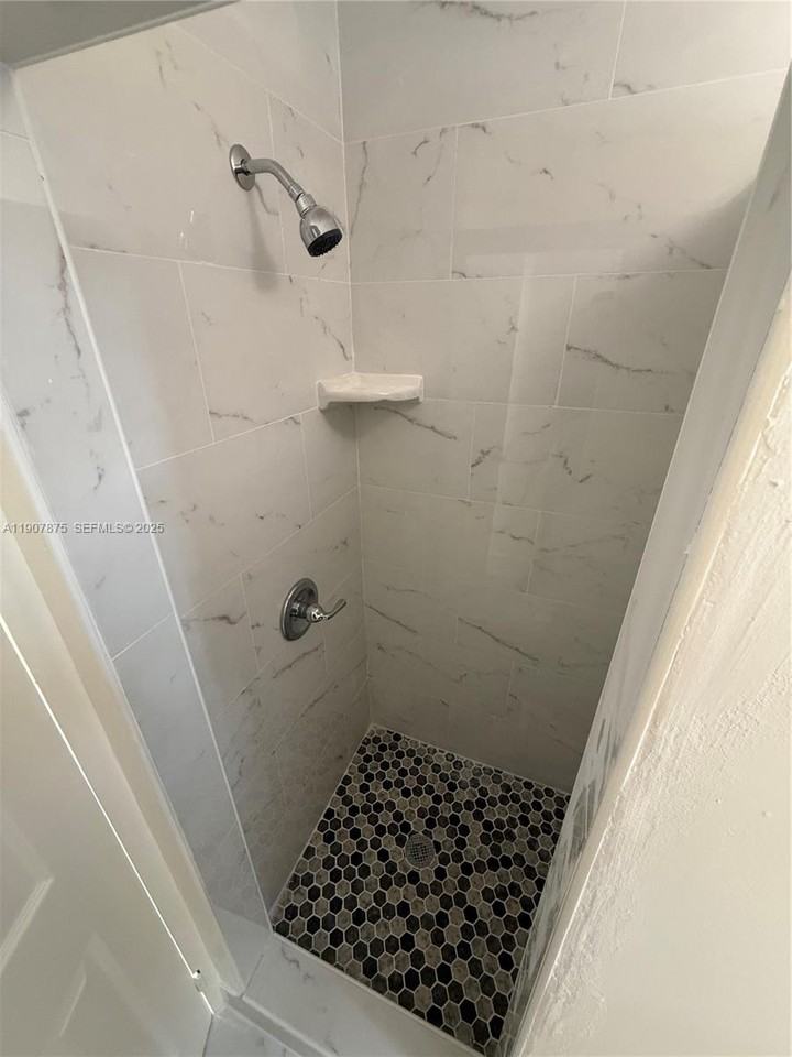 11601 Northwest 58th Place #11601 - Photo 7 of 18