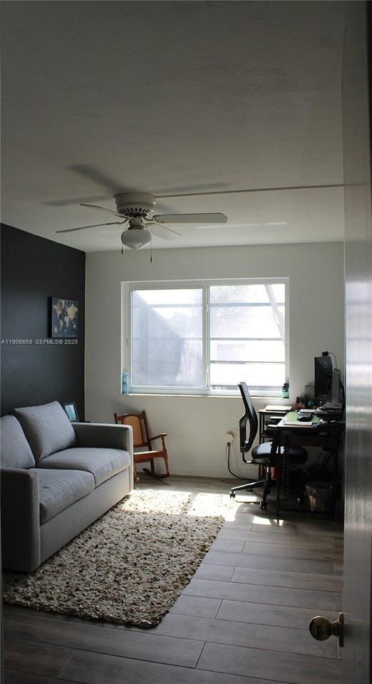 9776 Southwest 92nd Place - Photo 4 of 19