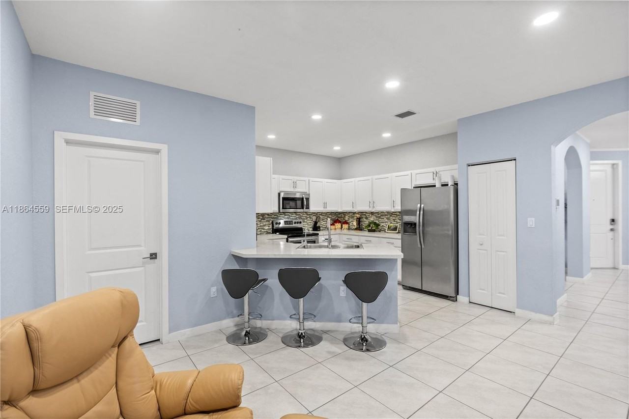 24442 Southwest 117th Place - Photo 6 of 45