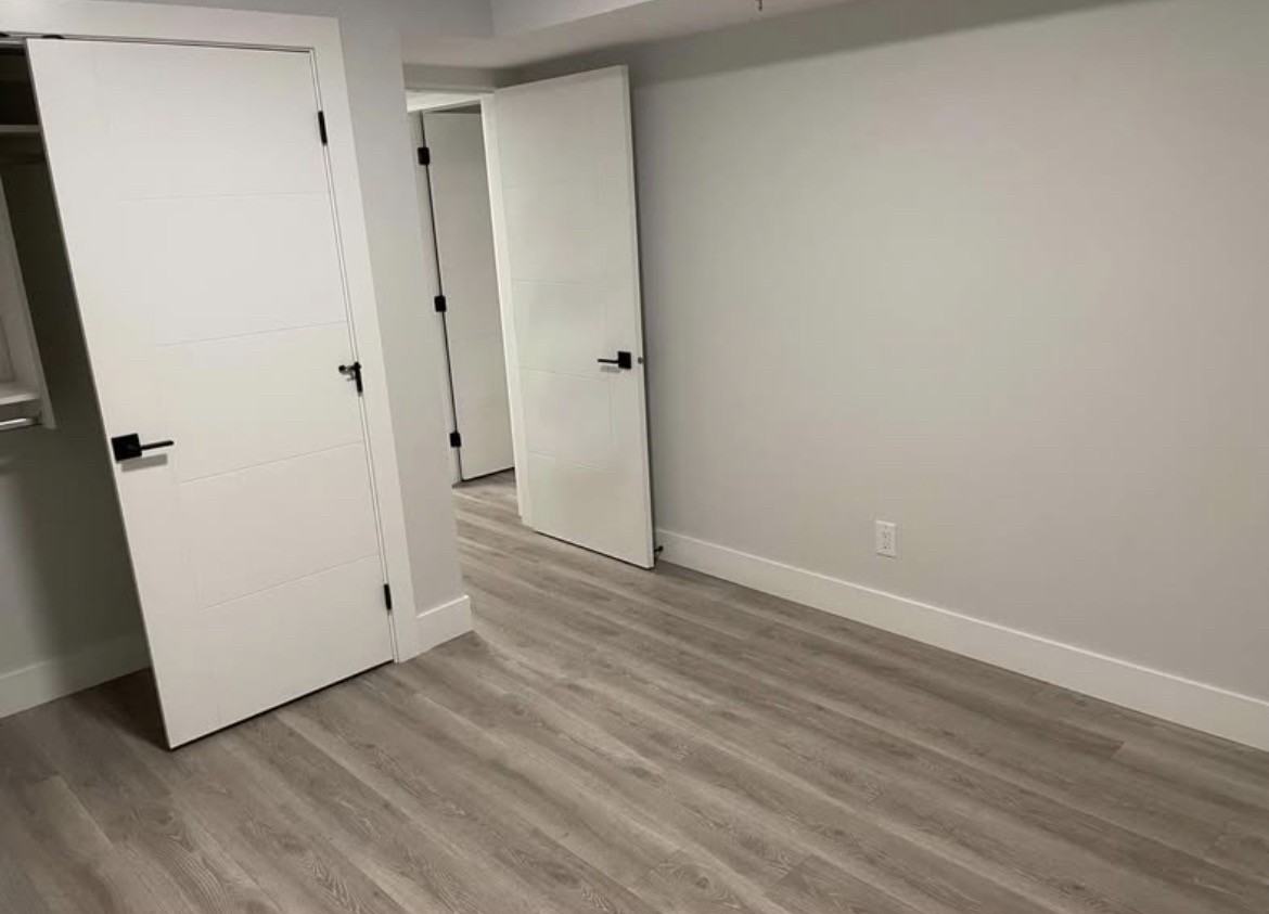 11008 240 St - Photo 4 of 9