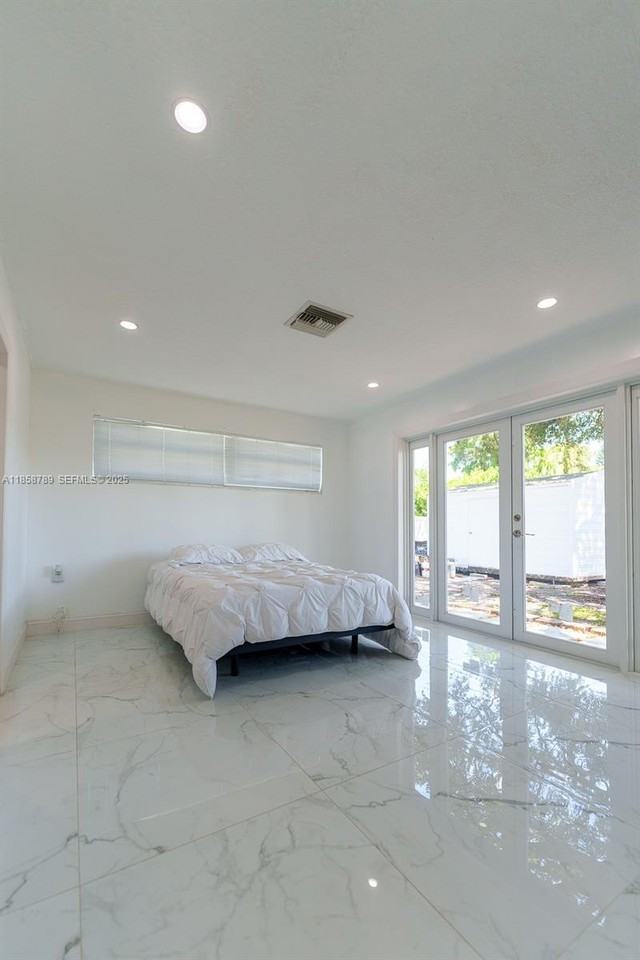 2011 North 43rd Avenue - Photo 2 of 30