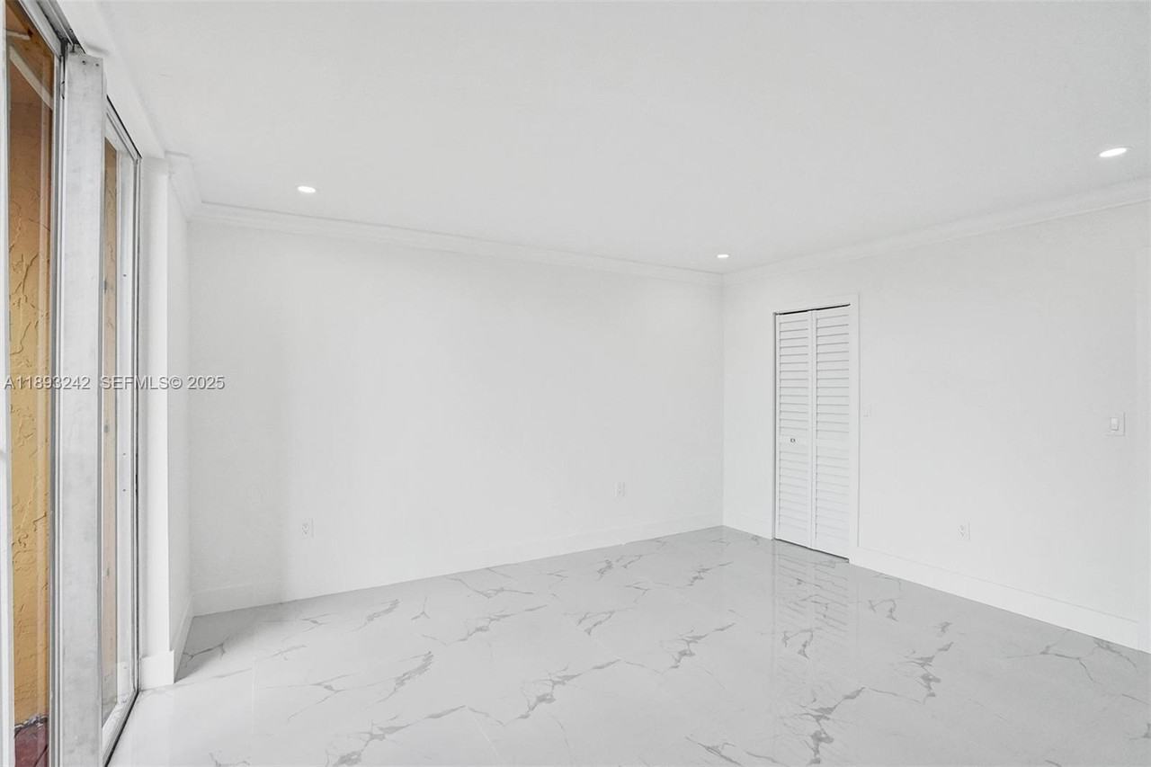 606 Northwest 107th Avenue #2C - Photo 5 of 36