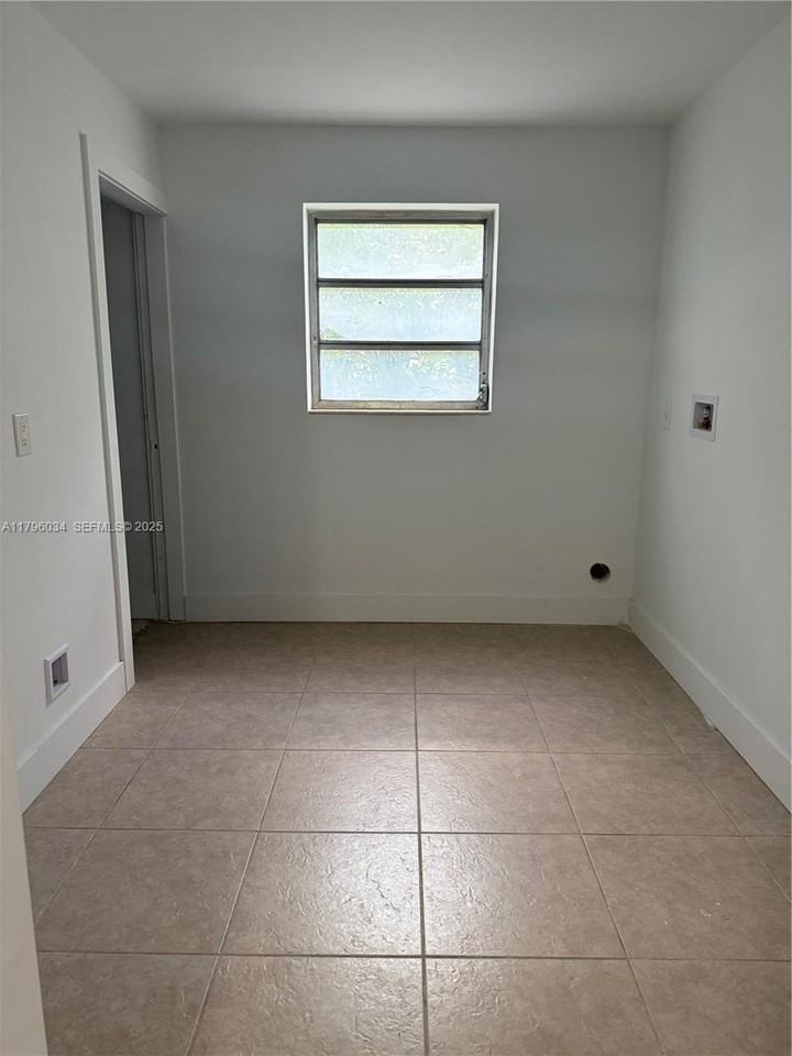 6473 Southwest 25th Street - Photo 3 of 21