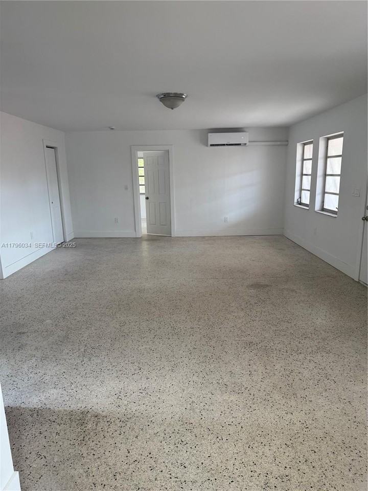 6473 Southwest 25th Street - Photo 5 of 21