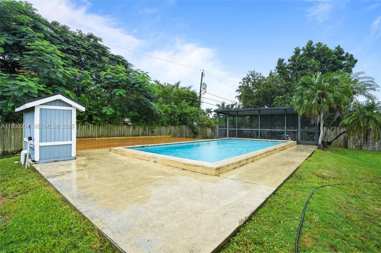 44 Northwest 19th Street #1 - Photo 6 of 35