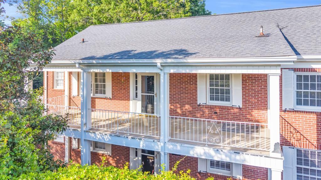 205 Blyth Ave - Photo 2 of 28