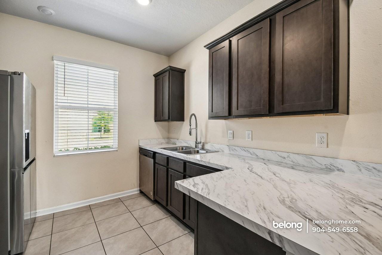 4038 Oak Mill Rd - Photo 4 of 16