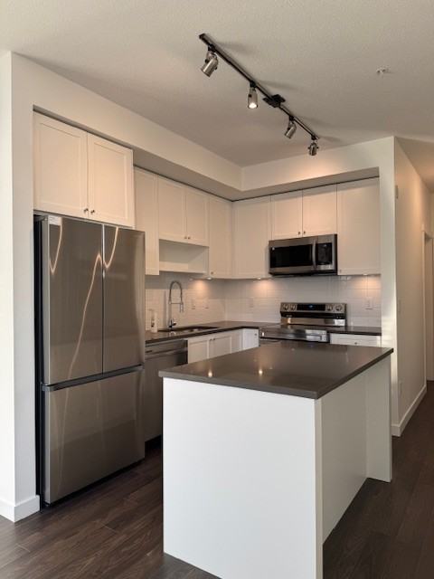 15733 85 Avenue - Photo 2 of 16