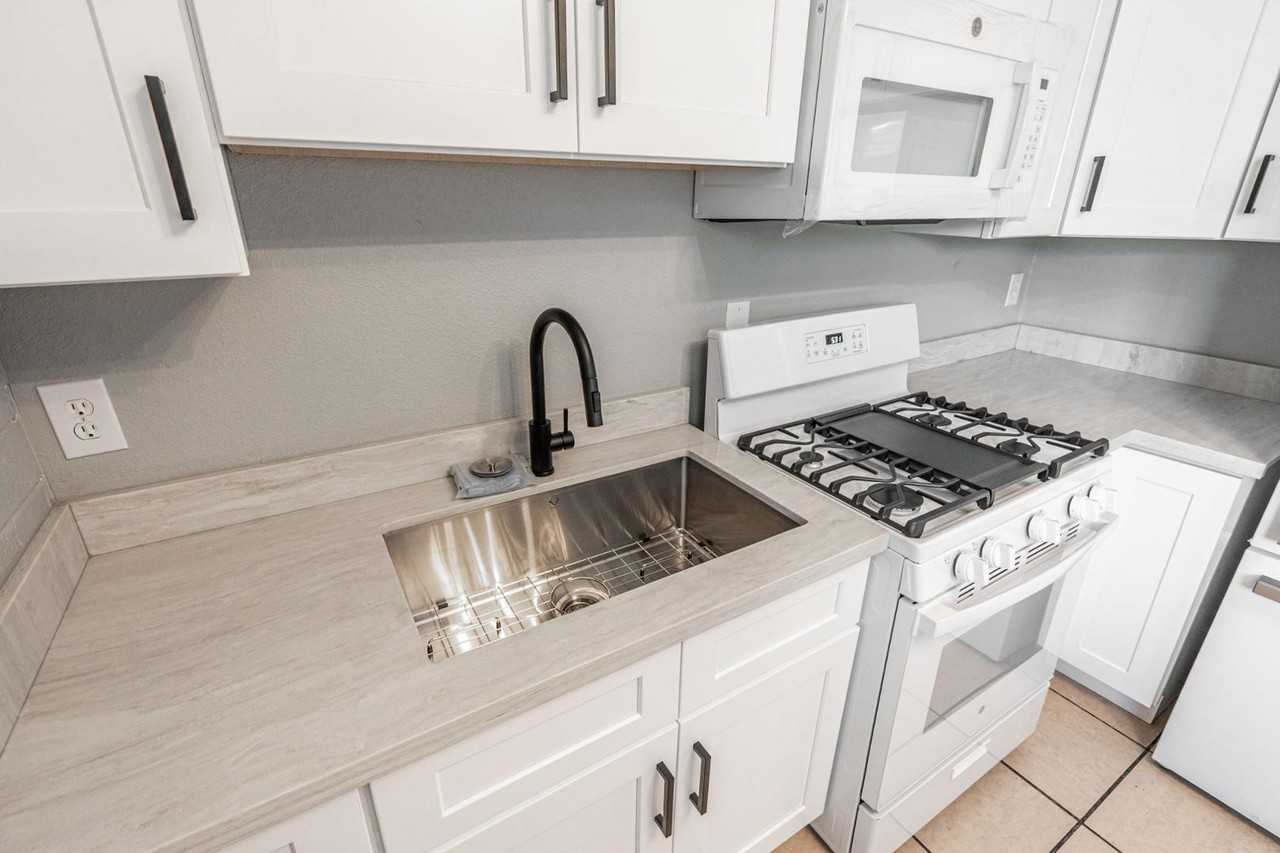 4421 N 23rd Ave #2 - Photo 3 of 50