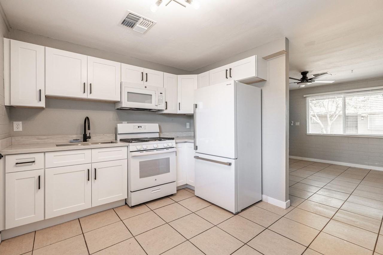 4421 N 23rd Ave #2 - Photo 5 of 50