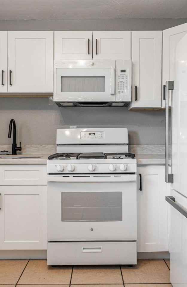 4421 N 23rd Ave #2 - Photo 6 of 50