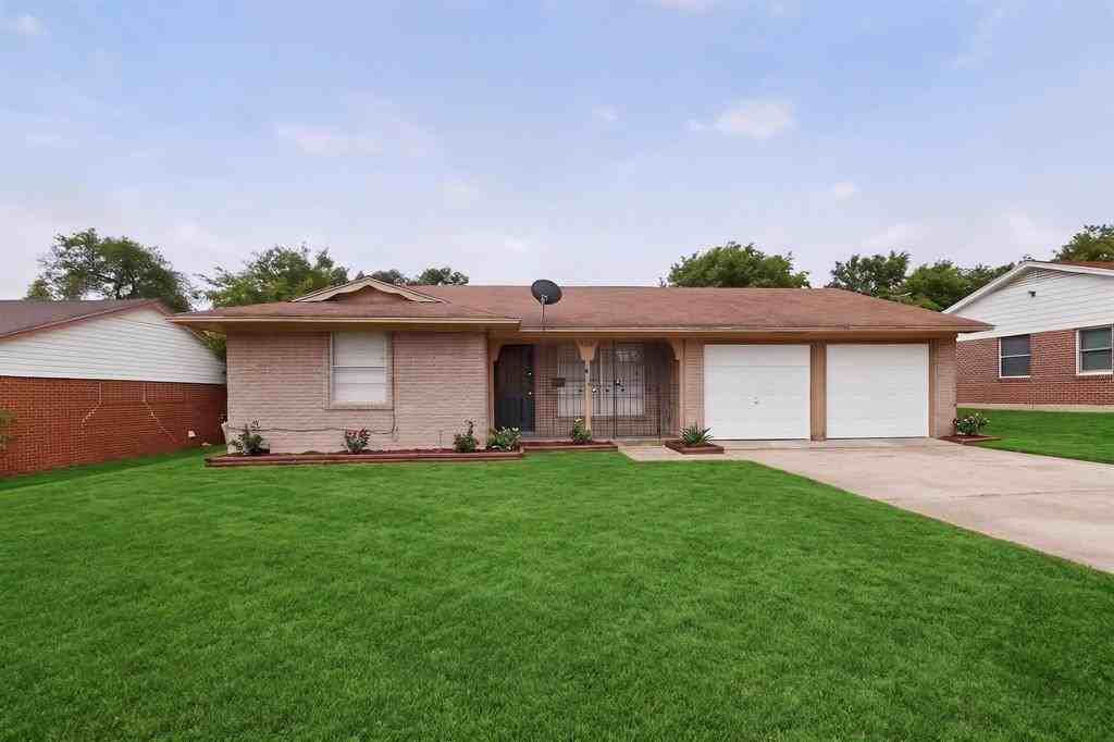 524 Longridge Dr - Photo 2 of 40