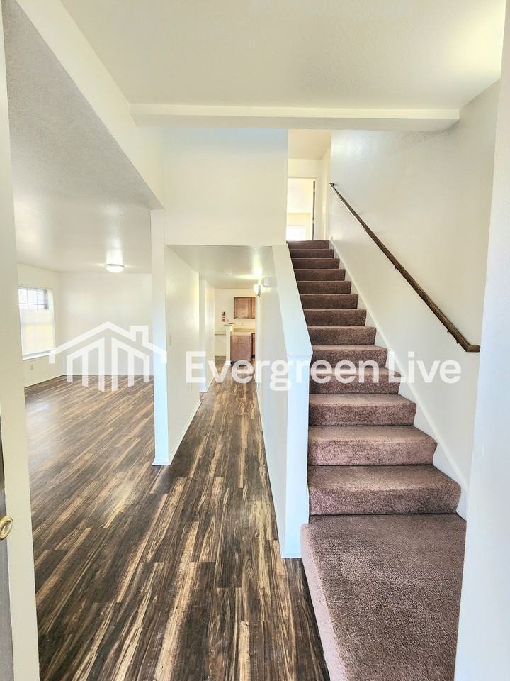 104 Hound Ct - Photo 2 of 21