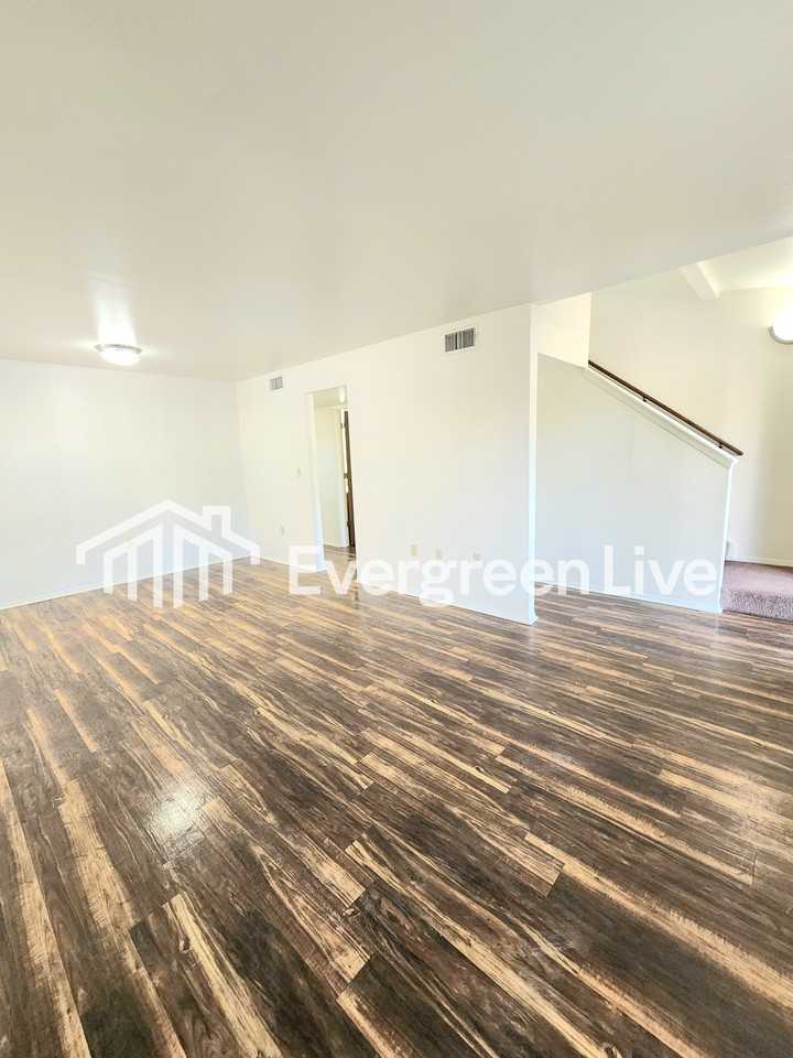 104 Hound Ct - Photo 3 of 21