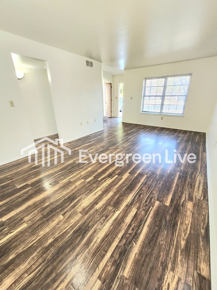 104 Hound Ct - Photo 4 of 21