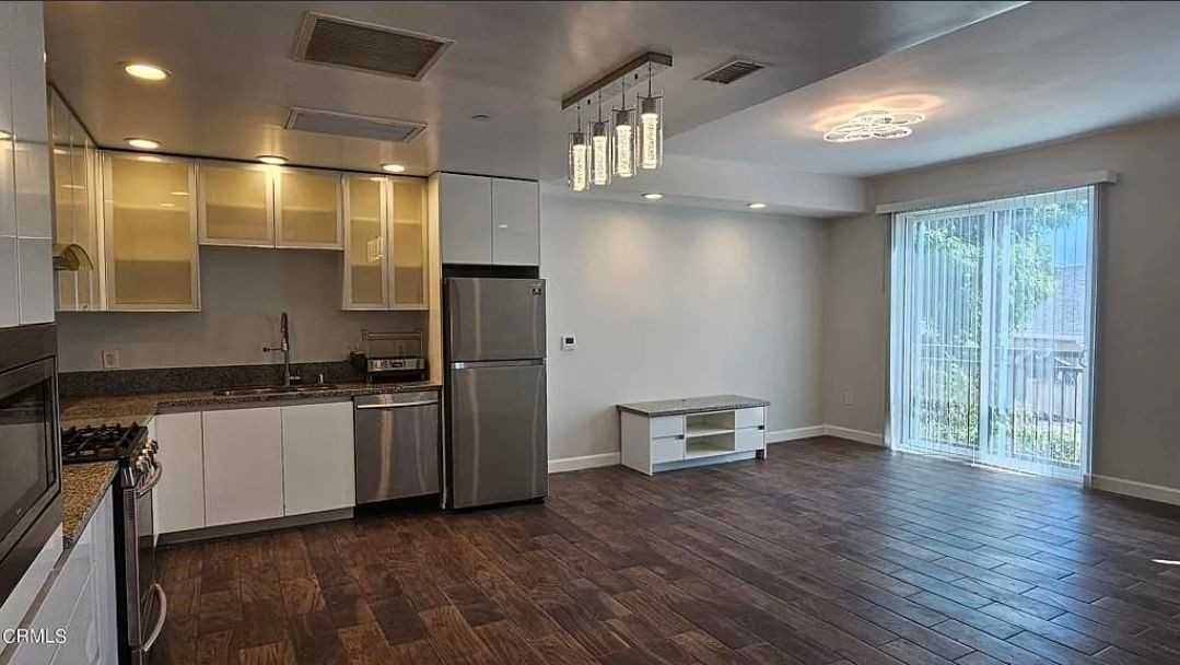 28 N 3rd St Apt B214 - Photo 4 of 9