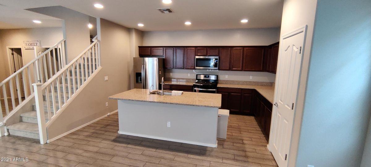 2857 E Detroit St - Photo 5 of 14