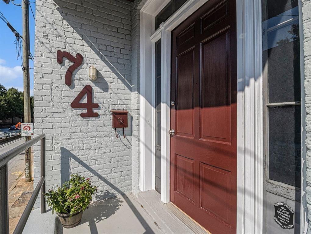 74 Boulevard Se - Photo 2 of 11
