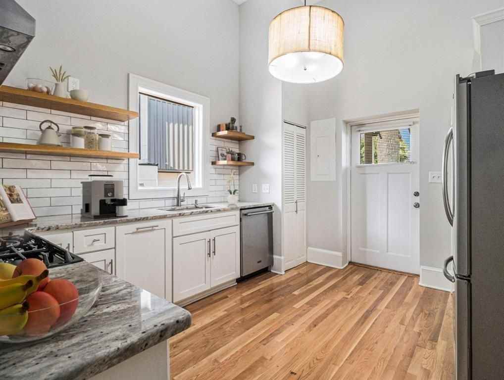 74 Boulevard Se - Photo 5 of 11