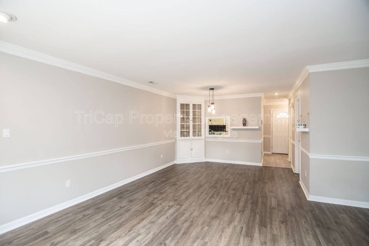 1806 Township Cir - Photo 3 of 10