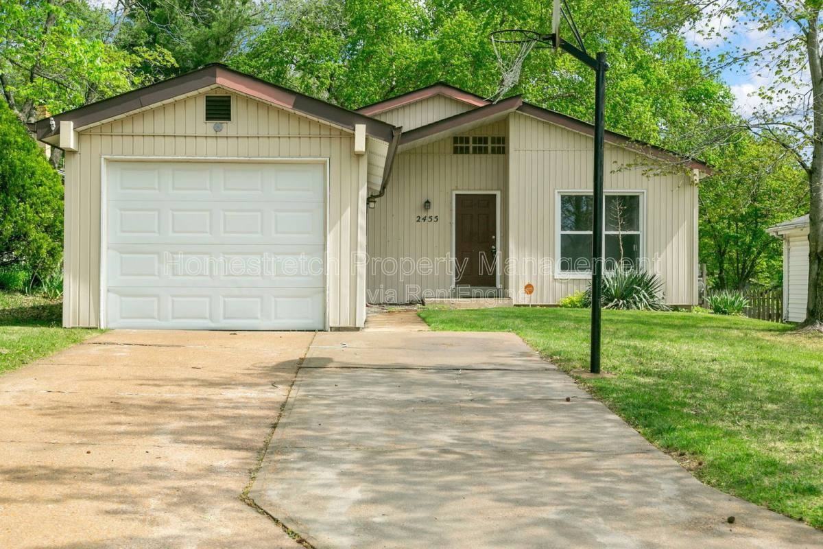 2455 Buttonwood Ct