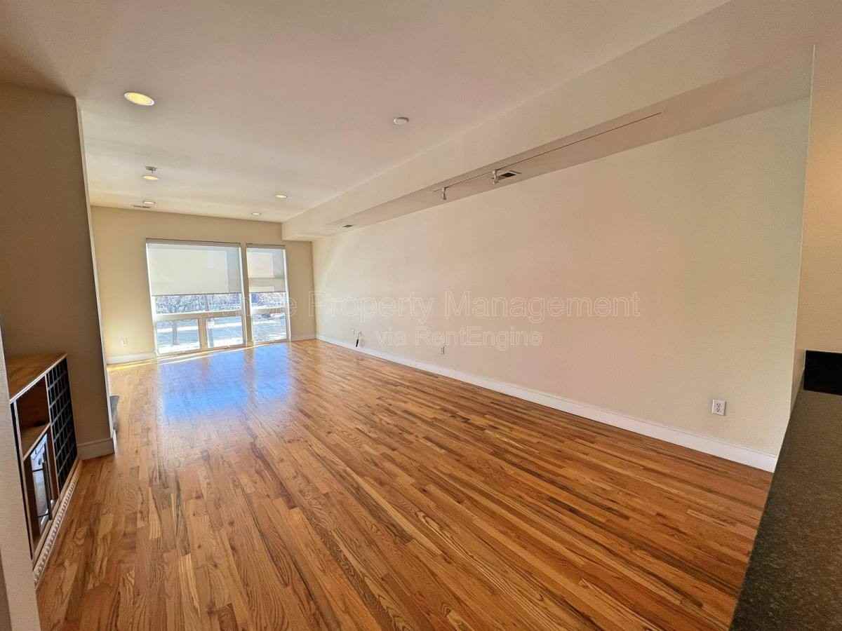 2403 Bryant St - Photo 2 of 10