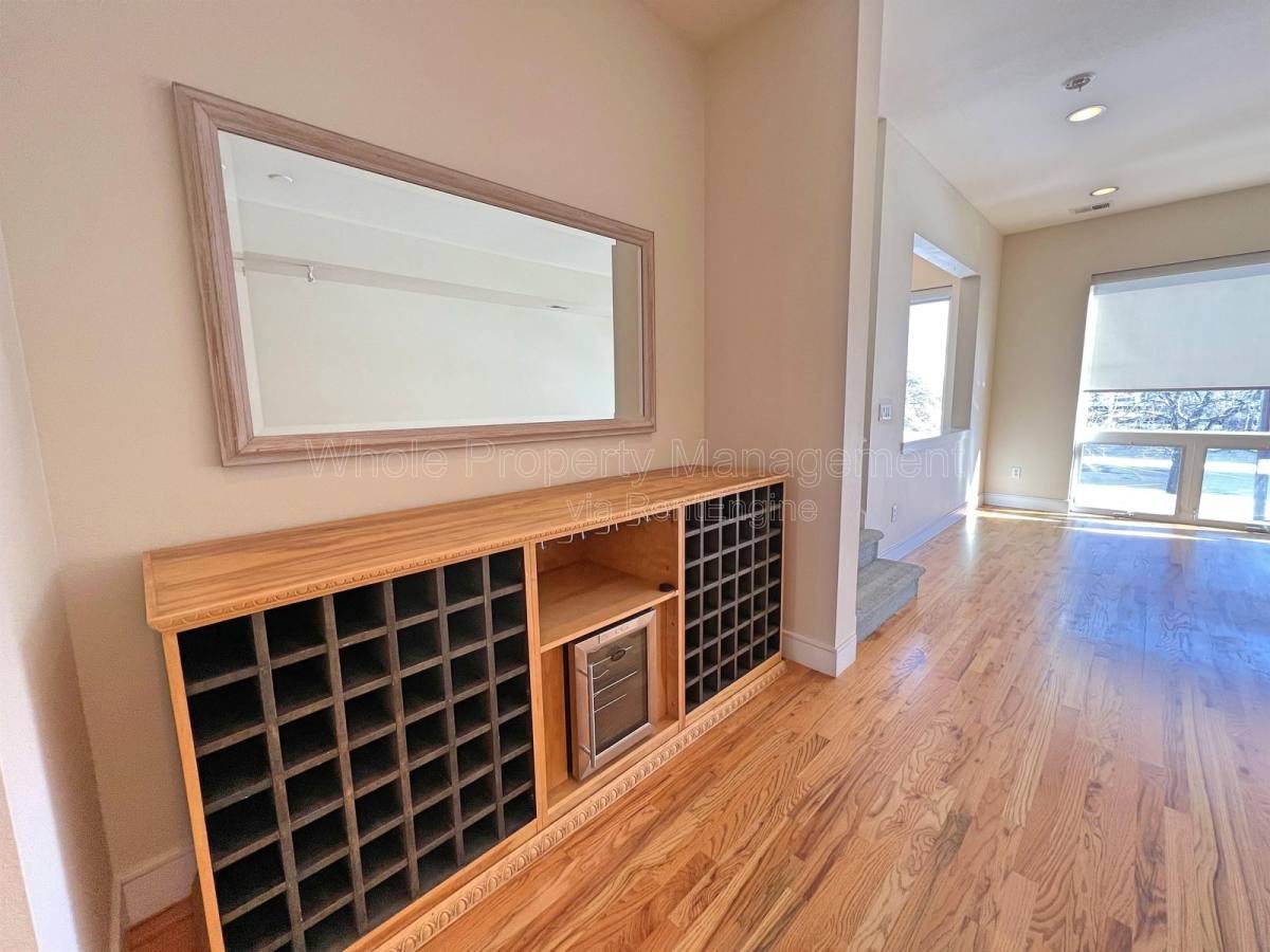 2403 Bryant St - Photo 3 of 10